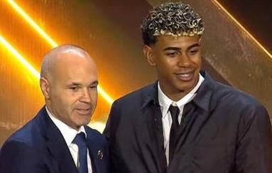 替补球员上场即助攻制胜球