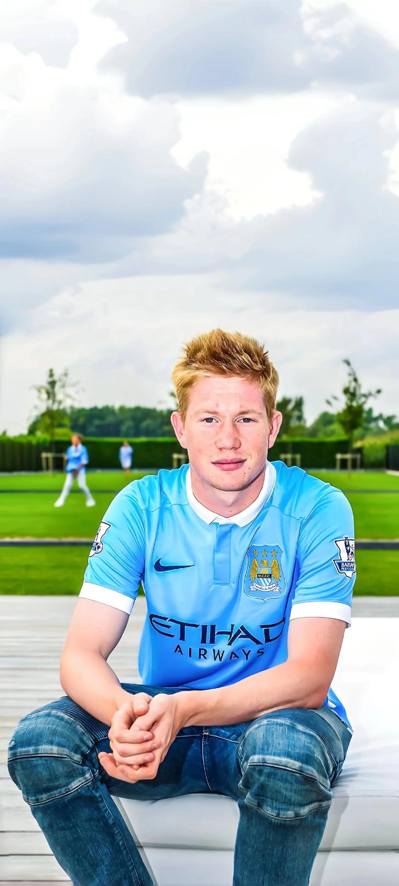 米体：泽林斯基出现轻微肌肉问题，可能不会出战比萨