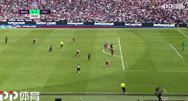 曼联7000万英镑签下亚当·沃顿的交易在水晶宫承认拜仁计划从老特拉福德挖角后加速进行。